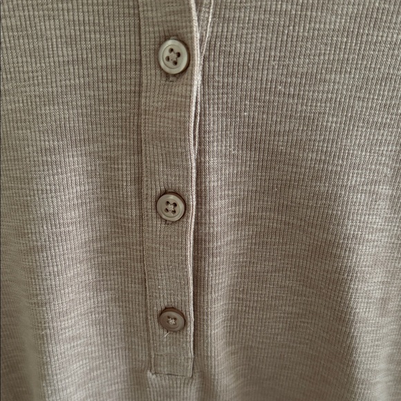 Vuori Women's Brown Long Sleeve Henley Top - Picture 7 of 7